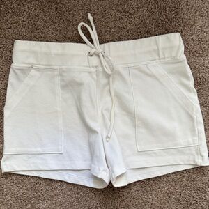 💜 3 for $10 White Women's Casual Shorts